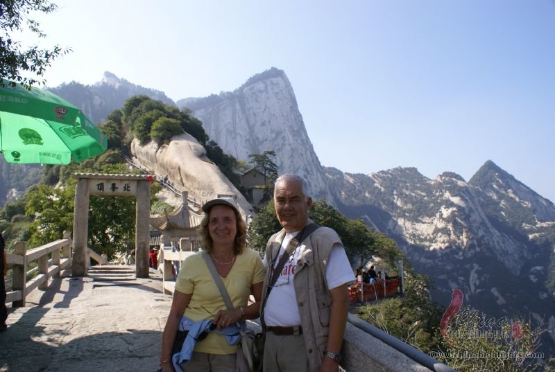 le mura della città antica con la bicicletta zhangjiajie